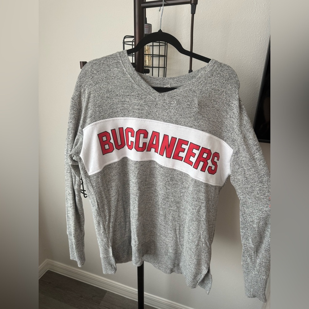 NFL Heather Gray Buccaneers Team Apparel Sweatshirt